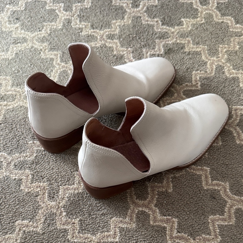 Seychelles Cream Leather Slip-On boots